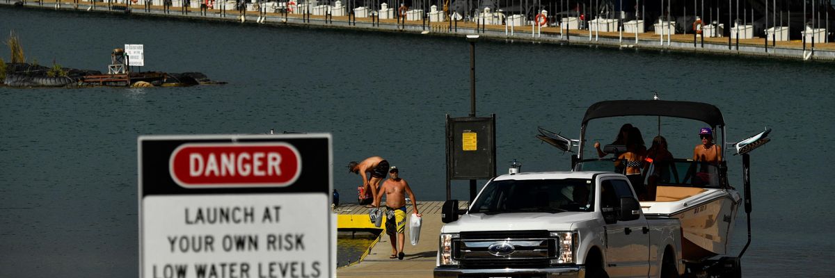 Low water level sign at Lake Mead