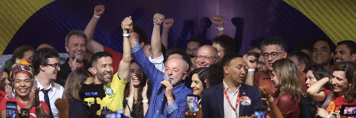 Lula celebrates first round of run-off results.