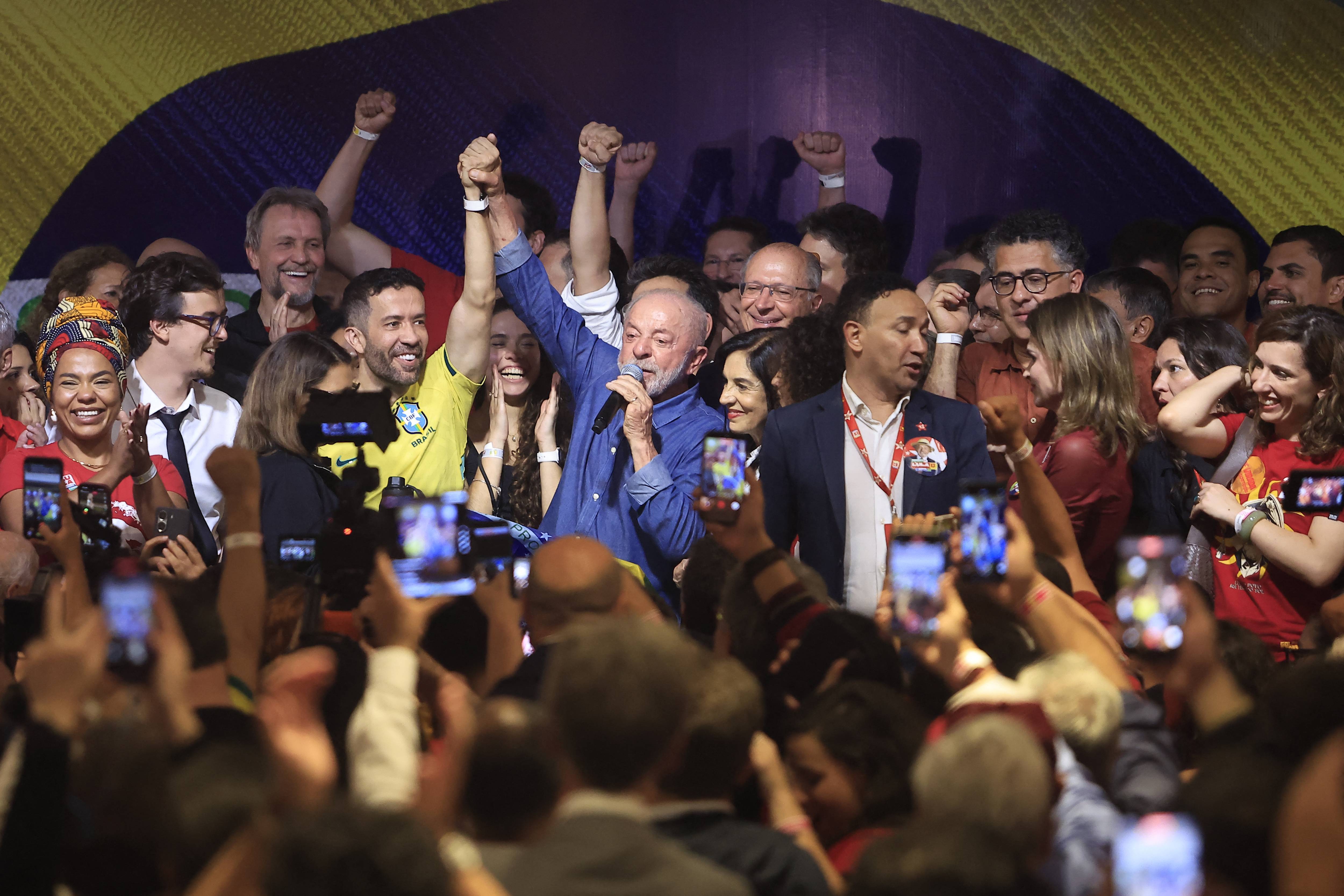 Lula celebrates first round of run-off results.