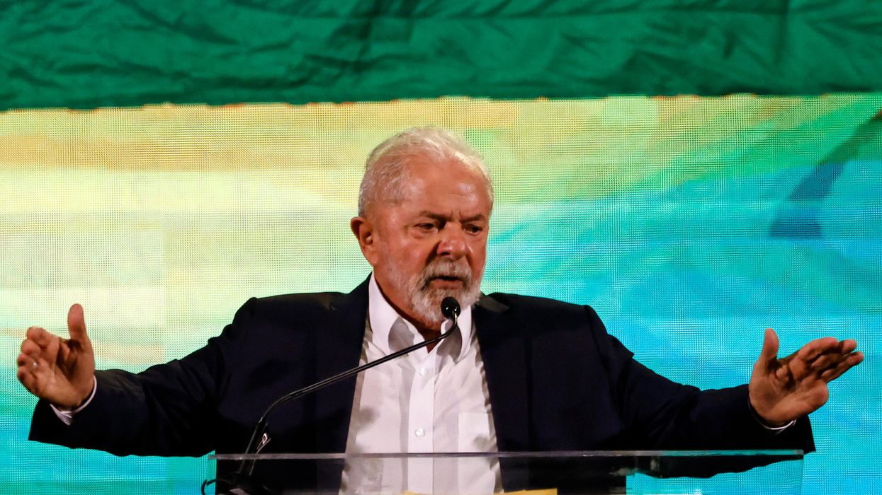 Lula speaks to a crowd of supporters