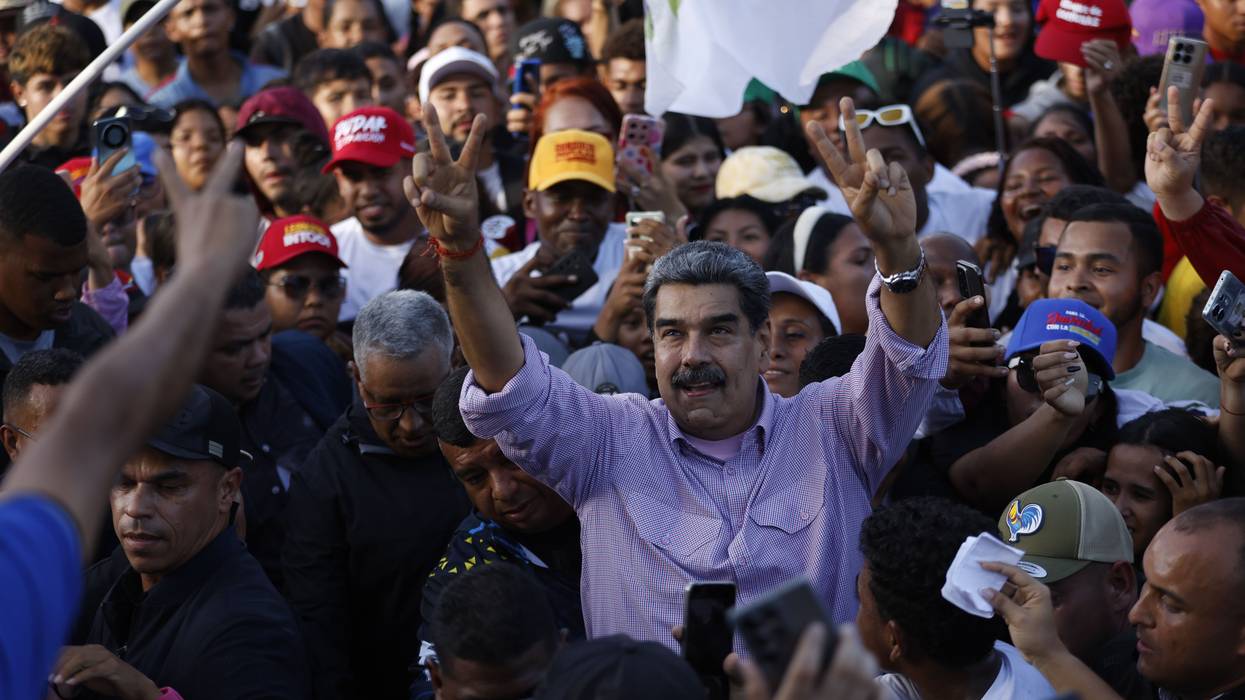 Maduro supporters rally in Caracas on Youth Day