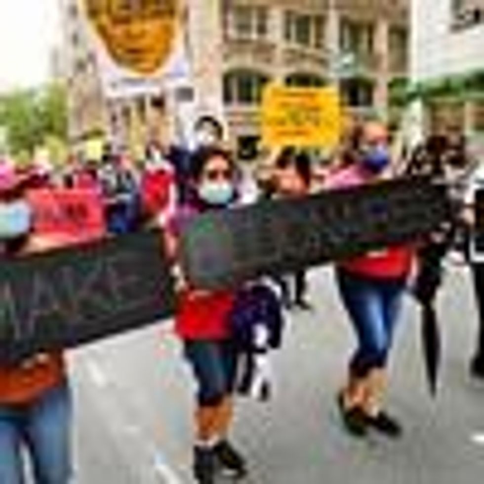 make_billionaires_pay