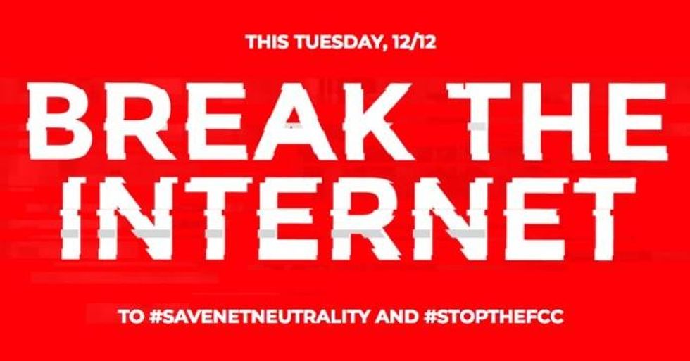 Many major websites have been working in conjunction with activists to drive calls to Congress since the day Pai unveiled his plan to eliminate net neutrality rules just before Thanksgiving. Last week, internet users flooded the front page of Reddit with posts to shaming their representatives for selling out to the telecom industry. (Photo: Battle for the Net)