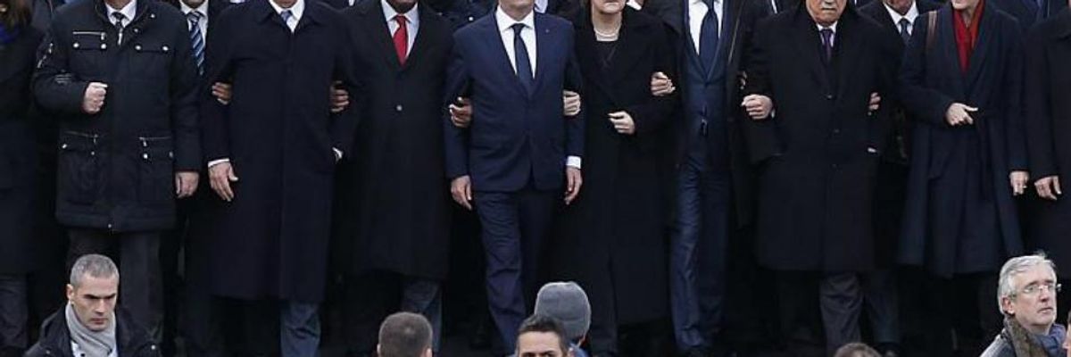 Critics Decry 'Hypocrisy' of World Leaders' Photo Op in Paris