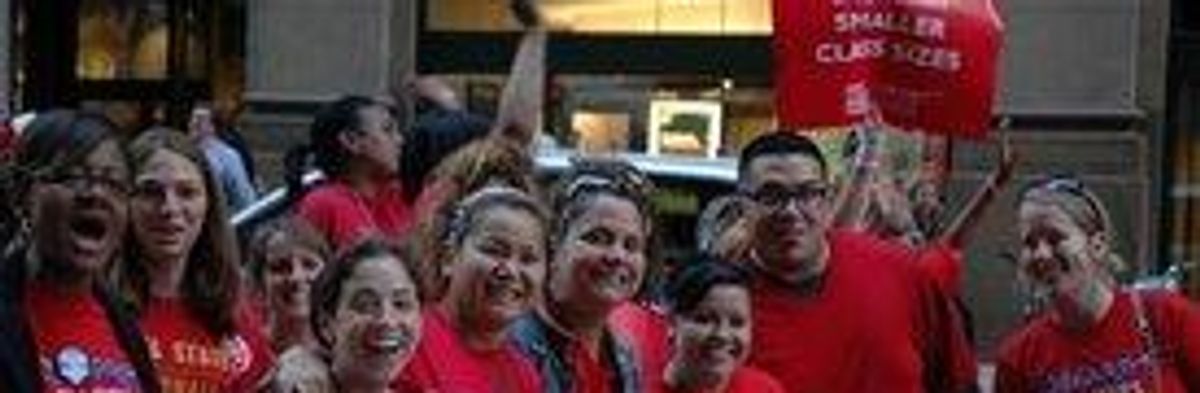 Chicago Teachers Strike Continues, Chicago Mayor Pushes for Injunction