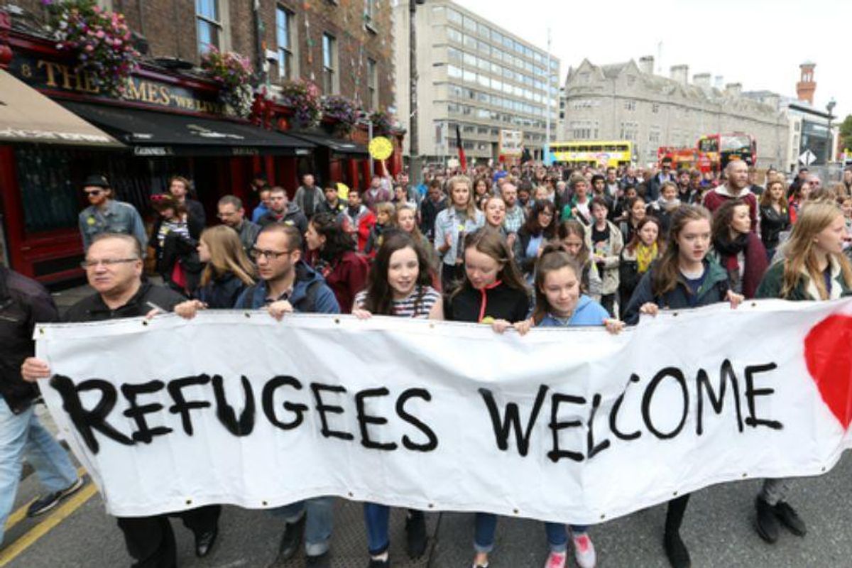 marchers-in-dublin-unfurl-the-welcome-banner-for-people-seeking-sanctuary-for-war-and-violence-in-the-middle-east-photo-sam-b.jpg
