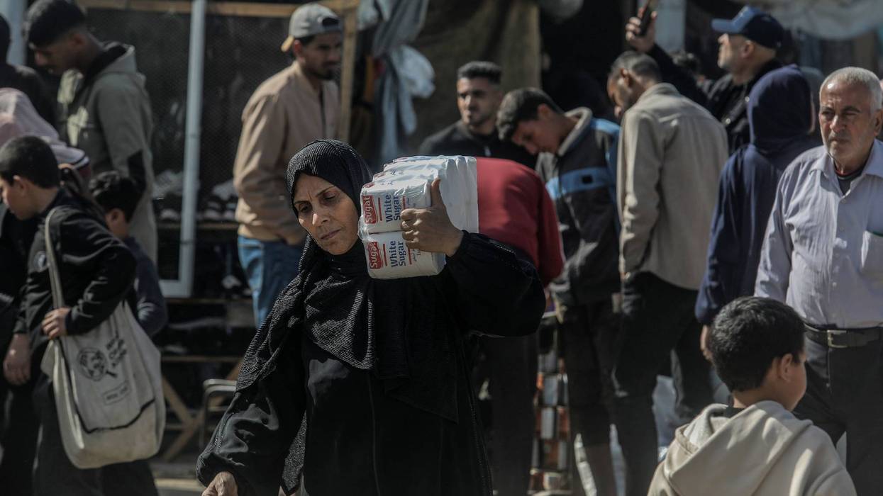 Market crowds seen in Gaza amid escalation after USâ'Israel strikes on Iran