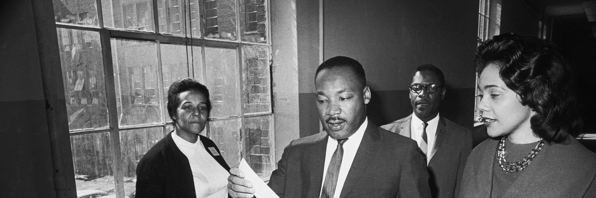 Martin Luther King, Jr voting in 1964