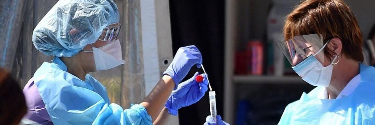 Day After Trump Says Testing Makes 'Ourselves Look Bad,' Harvard Researchers Call for Tripling of Testing as Covid-19 Deaths Surge