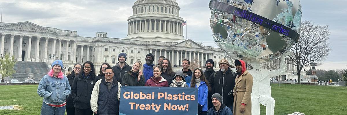 Members of Greenpeace USA and monument