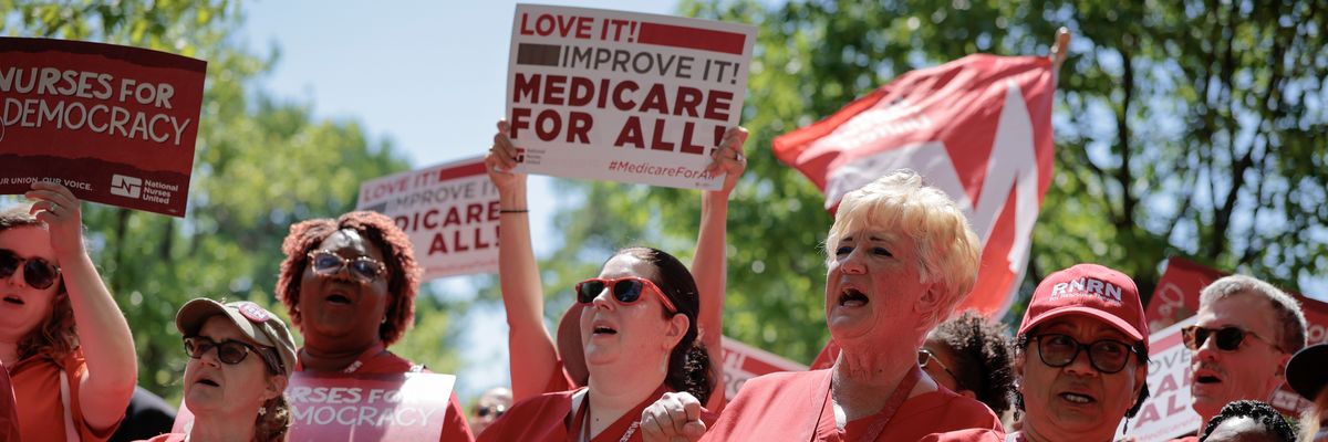 Members of National Nurses United rally