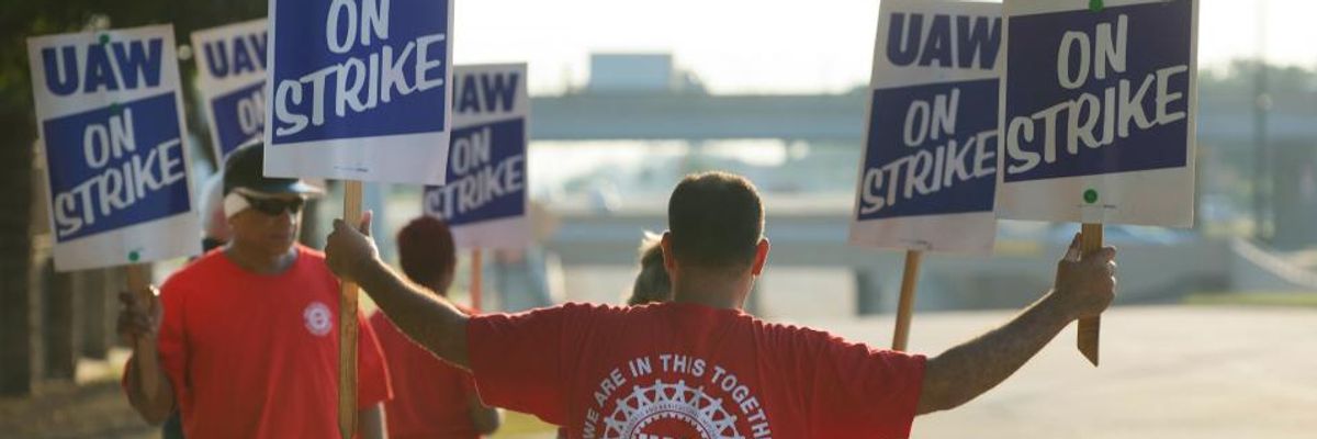 Progressives Say GM's Decision to Cut Off Employee Health Insurance 'Yet Another Reason Why We Need Medicare for All'