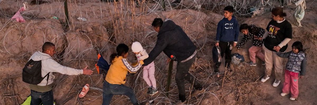 Migrants continue to cross US border