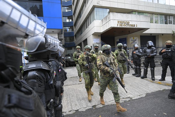 Military and police officers in Ecuador