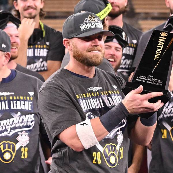 Milwaukee Brewers defeated the Los Angeles Dodgers 6-4 to win Game 4 of the NLCS and sweep the Dogers to advance to the World Series.