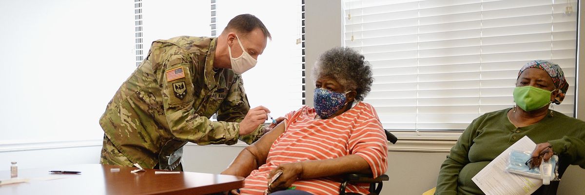 Missouri resident receives coronavirus vaccine