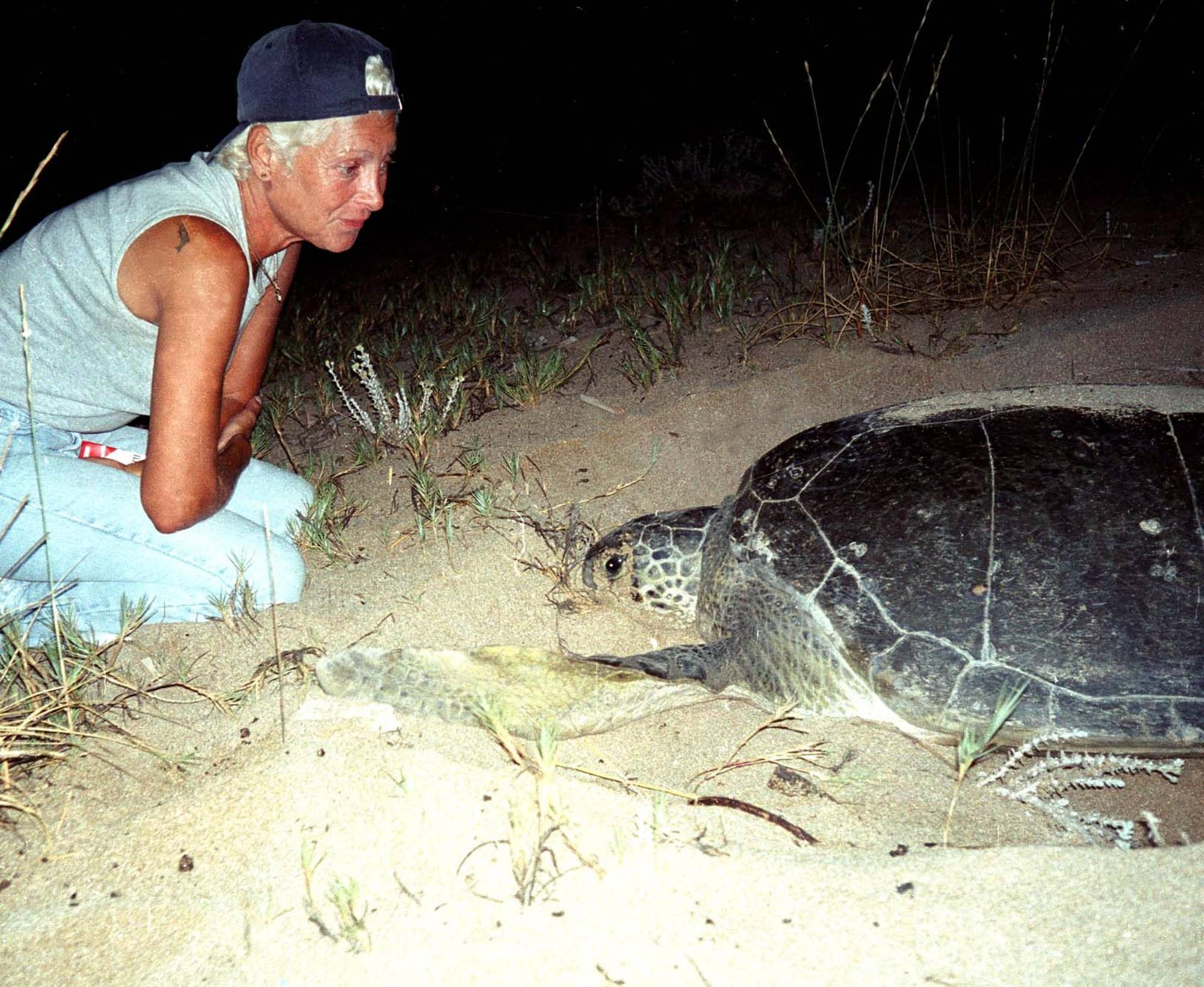Mona Khalil with turtle