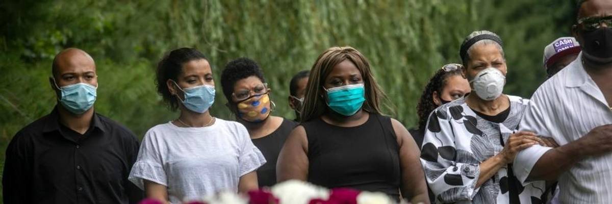 'Our Leadership Has Failed Us': With Trump at Helm, 1/5 of One Million Global Covid-19 Deaths Have Been in US