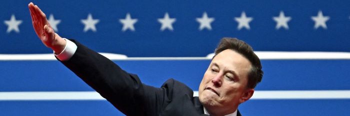 Musk makes nazi salute.