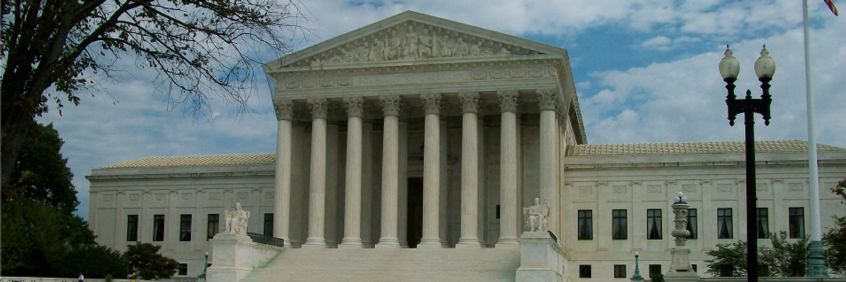 Hundreds of Former DOJ Officials Denounce Trump's 'Shameful' Attacks on Mueller Investigation