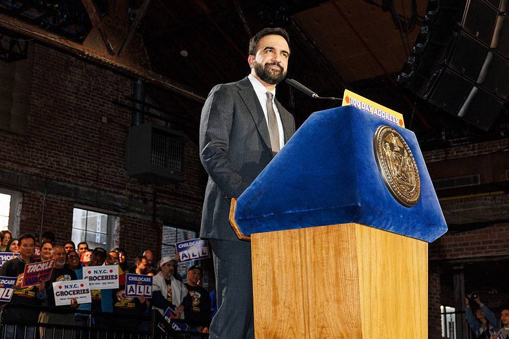 Mamdani Applauded for Veto of Bill Restricting Right to Protest Near NYC Schools and Universities