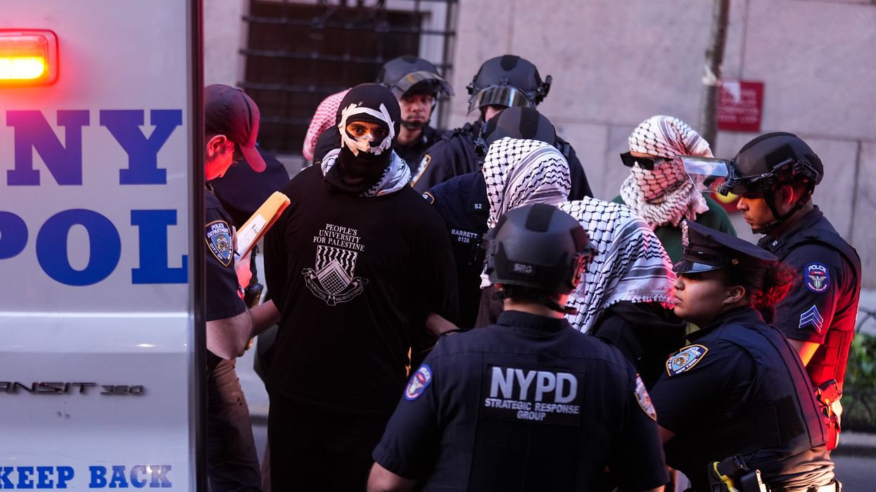 Trump Admin 'Reviewing' Visas After Arrest of Dozens of Pro-Palestinian Protesters at Columbia