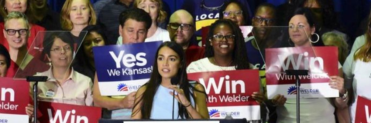'There Is Hope for the Progressive Movement': With Bold Message of Economic Justice, Sanders and Ocasio-Cortez Rallies Draw Thousands in Kansas