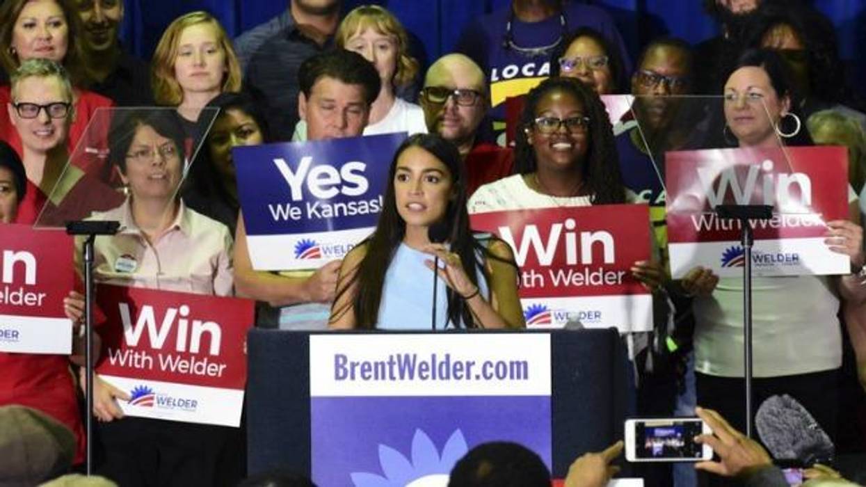 'There Is Hope for the Progressive Movement': With Bold Message of Economic Justice, Sanders and Ocasio-Cortez Rallies Draw Thousands in Kansas