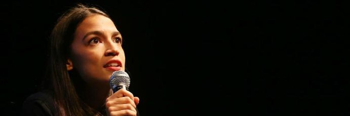 Progressives to DNC: It Would Be 'Insane' Not to Hand Over Twitter Account to Ocasio-Cortez