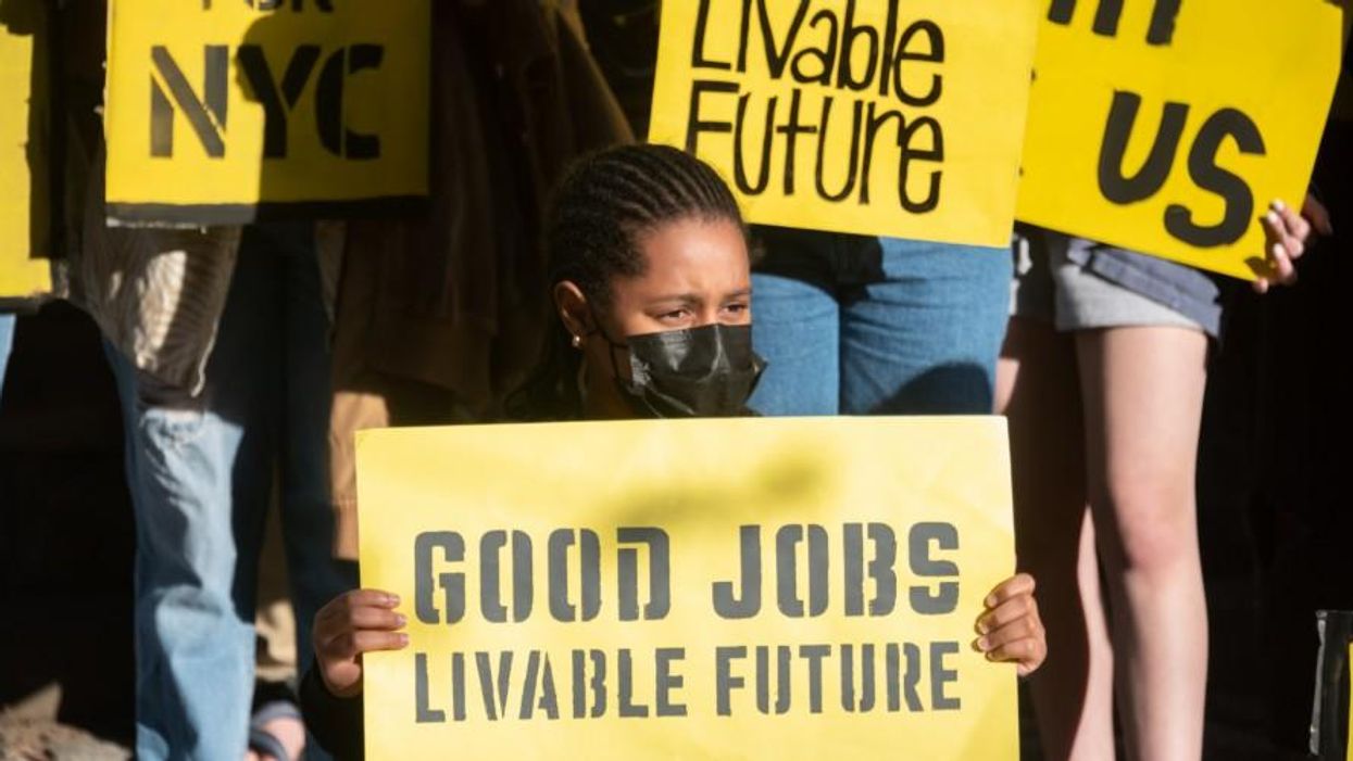 New Yorkers with Sunrise Movement take action In Brooklyn