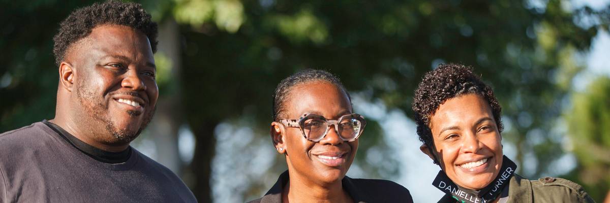Nina Turner campaigning with supporters in Ohio