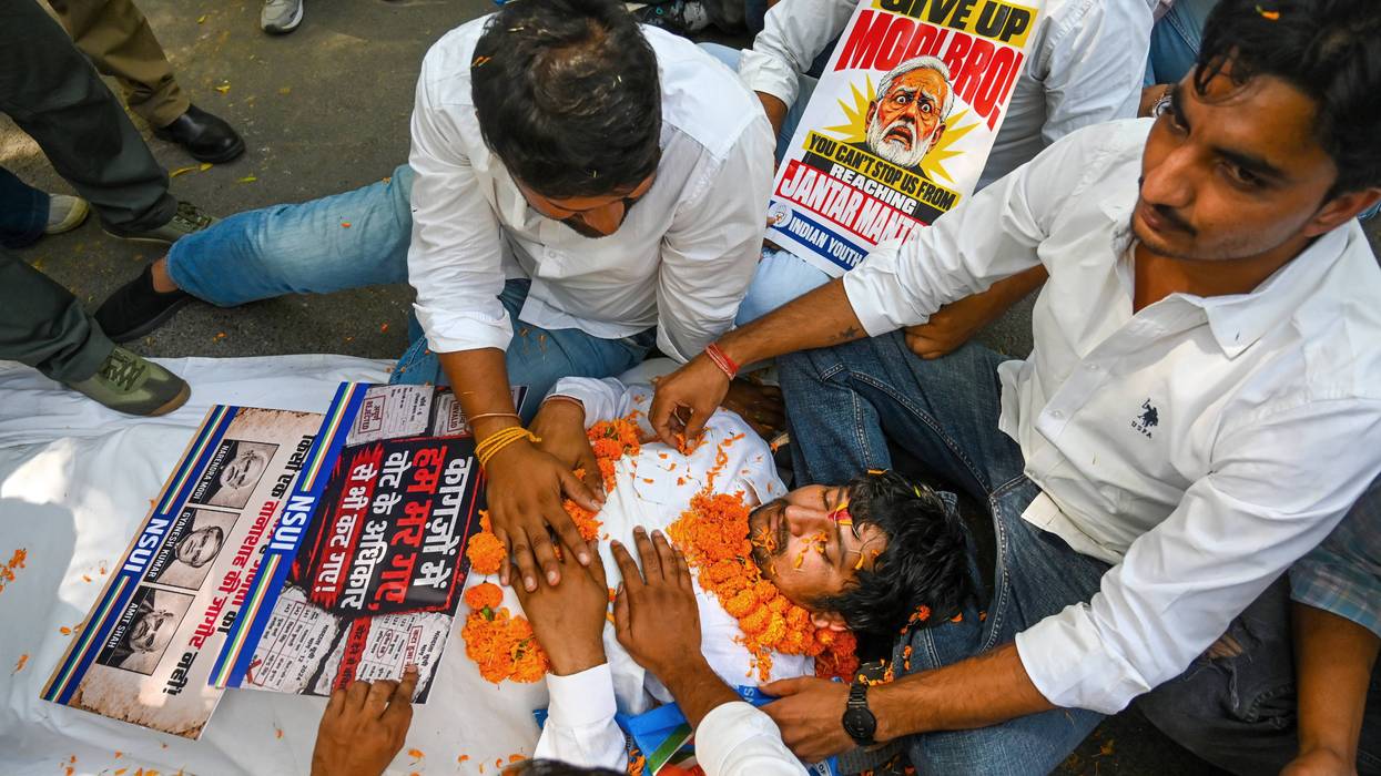 NSUI Stages Unique Protest In Delhi Demanding CEC Gyanesh Kumar Resignation
