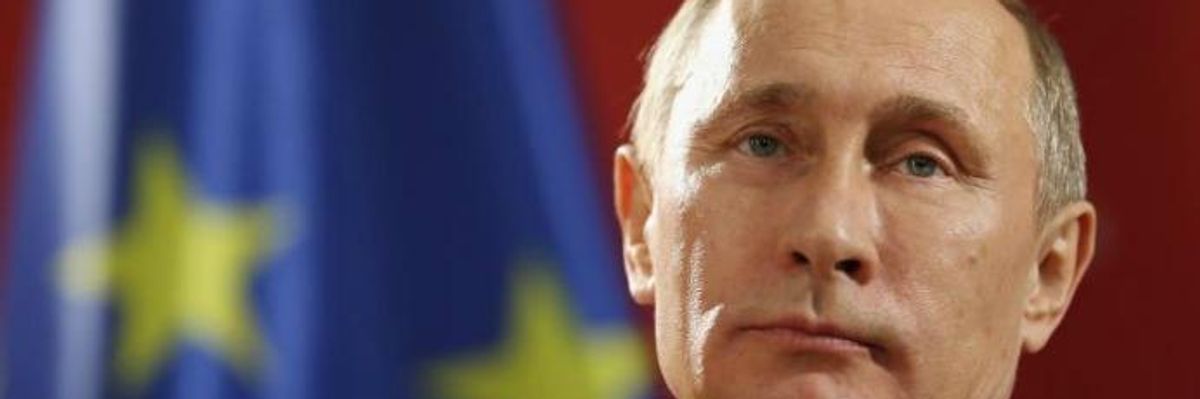 In Attempted Hit Piece, NYT Makes Putin Hero of Defeating TPP