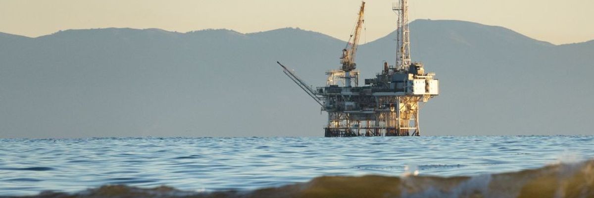 Offshore oil drilling platform