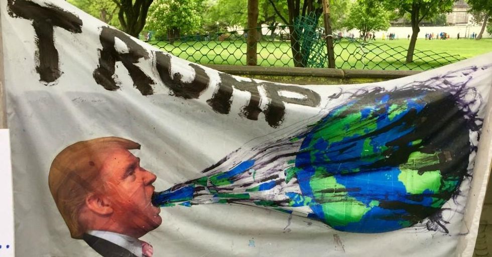 On Earth Day in 2017, people worldwide participated in the March for Science to demand evidence-based policymaking. This sign was displayed by participants in Washington, D.C. (Photo: Becker1999/Flickr/cc)