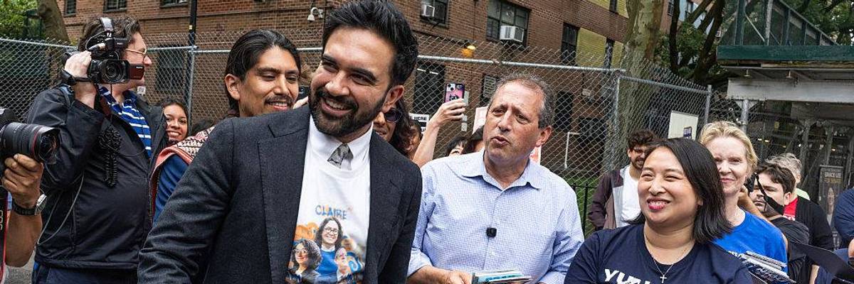 Corporate Democrats Mobilize to Counter Rise of Democratic Socialists Within the Party