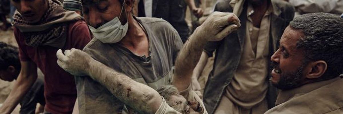 Saudi Bombing Kills Dozens, and US Complicit, as 'Man-Made Crisis' in Yemen Worsens