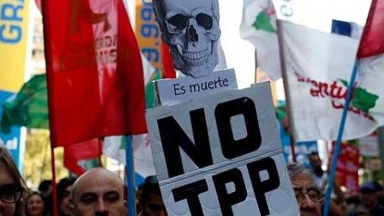 US Progressives Express Solidarity With Anti-TPP Protests as 11 Nations Sign Revised Corporate-Friendly Trade Deal