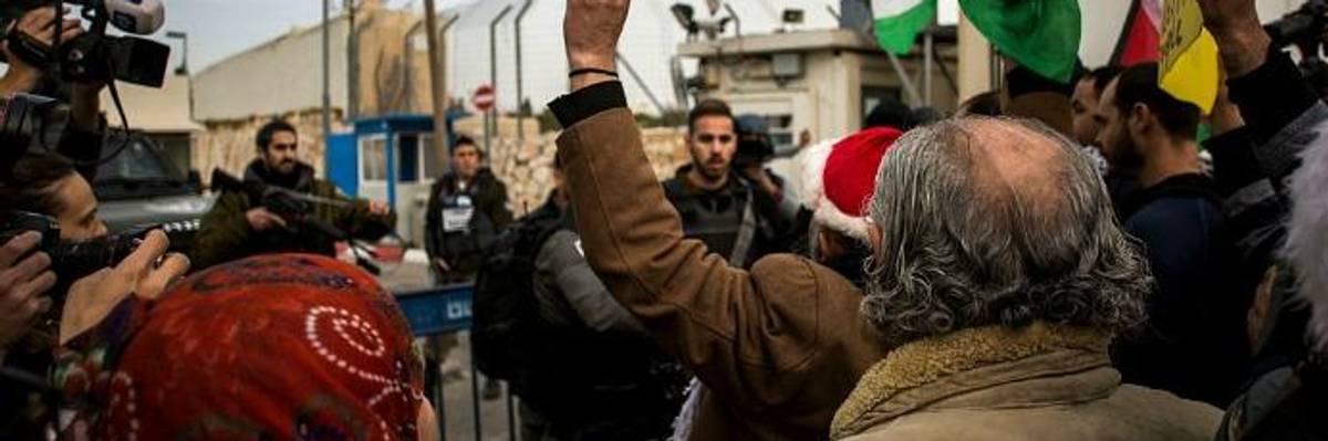 Thousands of Palestinians Take to Streets for Fourth Consecutive Friday to Denounce Trump's Jerusalem Move