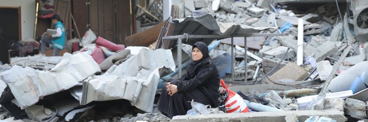Palestinians continue to return home despite massive destruction in Beit Lahia