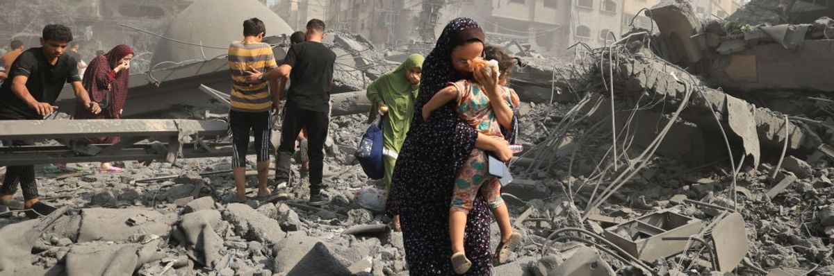 Palestinians flee from Israeli bombing in Gaza