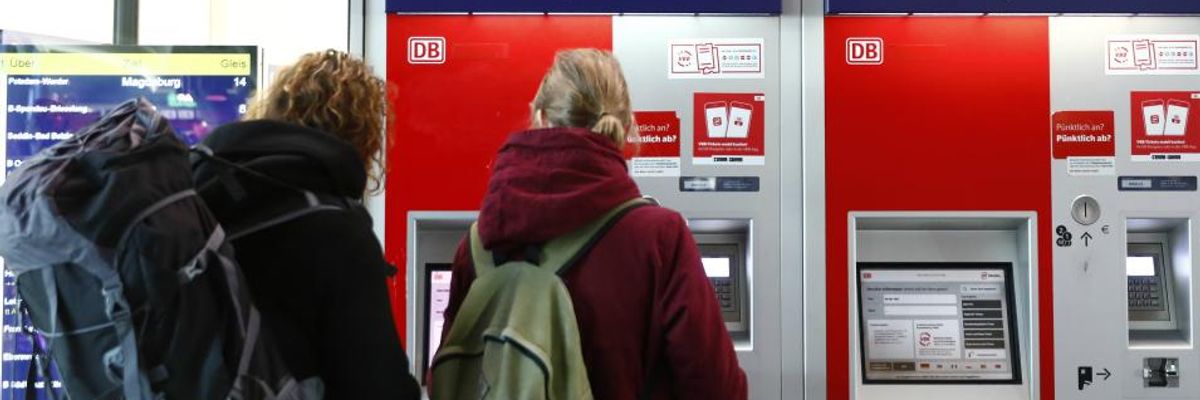 German Rail Company Cuts Long-Distance Fares by 10% in Response to Government Climate Package