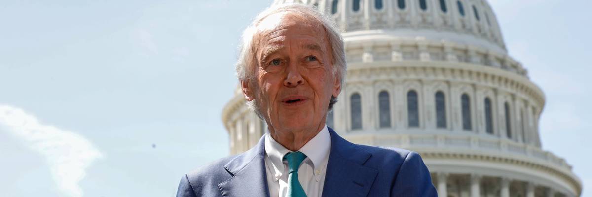 Patriotic Millionaires Tell the Rich: "PAY YOUR TAXES"