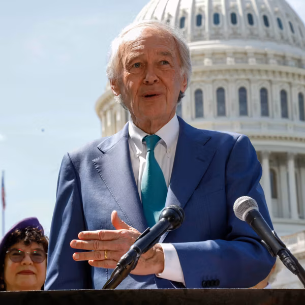 Patriotic Millionaires Tell the Rich: "PAY YOUR TAXES"