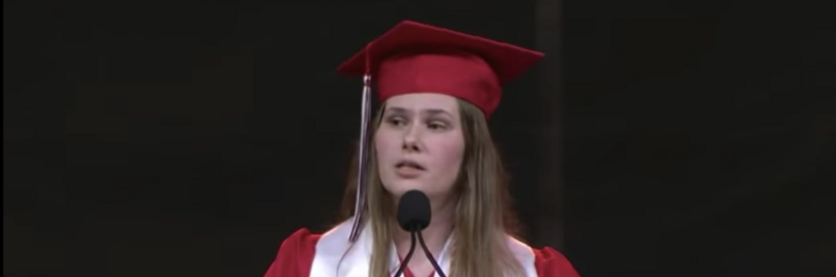  Paxton Smith, valedictorian of Lake Highlands High School in Dallas, decided against delivering her approved speech at her graduation on Sunday and opted instead to speak out against her state's newly signed anti-choice law. 