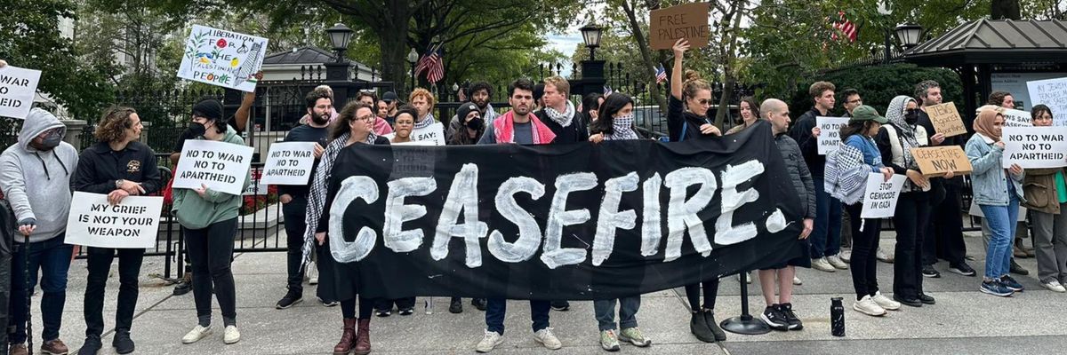 peace protesters demand a Gaza cease-fire outside the White House