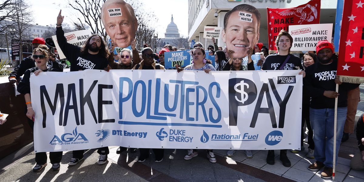 ‘We the People—Not the Wealthy Few’: Voters Target Greed of Landlords, Insurers, and Gas Giants | Common Dreams ‘We the People—Not the Wealthy Few’: Voters Target Greed of Landlords, Insurers, and Gas Giants | Common Dreams