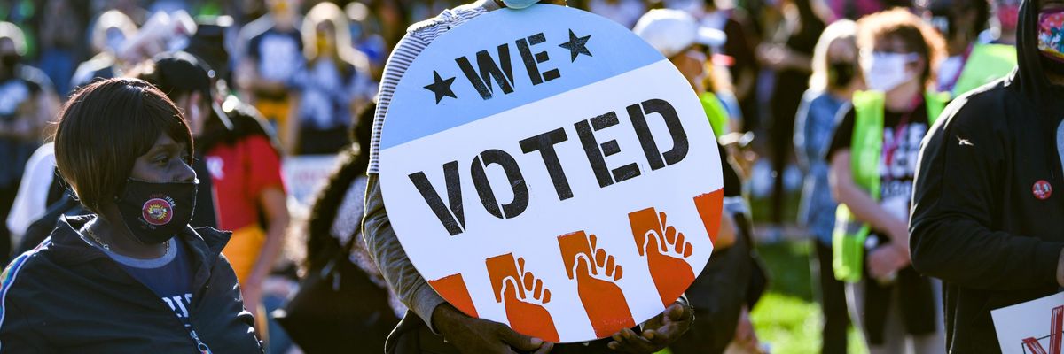 People gathered at the Count Every Vote Rally in Philadelphia at Independence Hall on November 7, 2020. (Photo: Bryan Bedder via Getty Images for MoveOn)