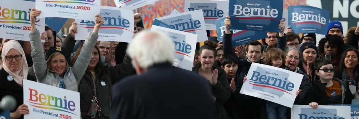 'Let Iowa Be the Beginning of a New America': Last Poll Before Caucus Shows Sanders With 7-Point Lead