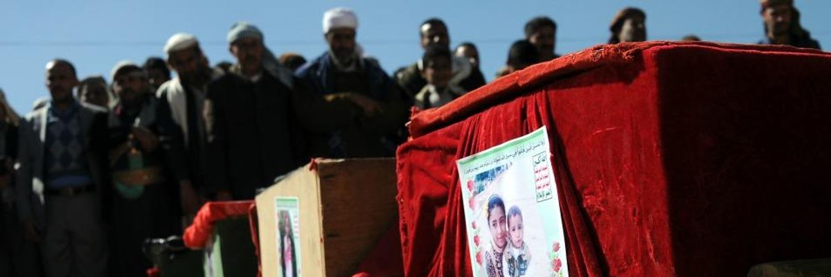 'Outrageous': Fury as Pompeo Puts US 'Rubber Stamp' of Approval on Saudi Slaughter of Civilians in Yemen